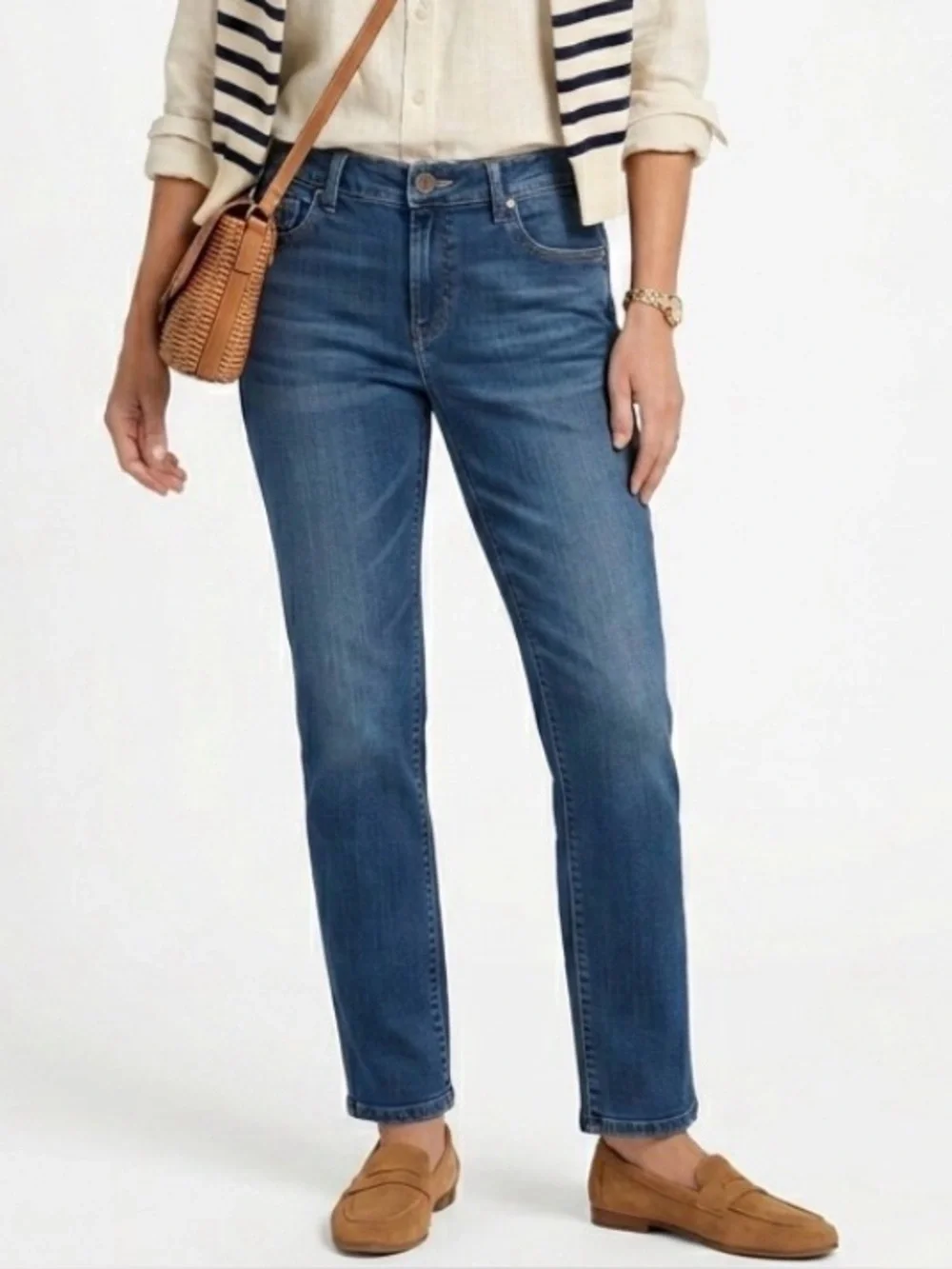 Chico's Platinum Ultimate Fit Medium Wash Straight Jeans Embellished Pocket 0/S